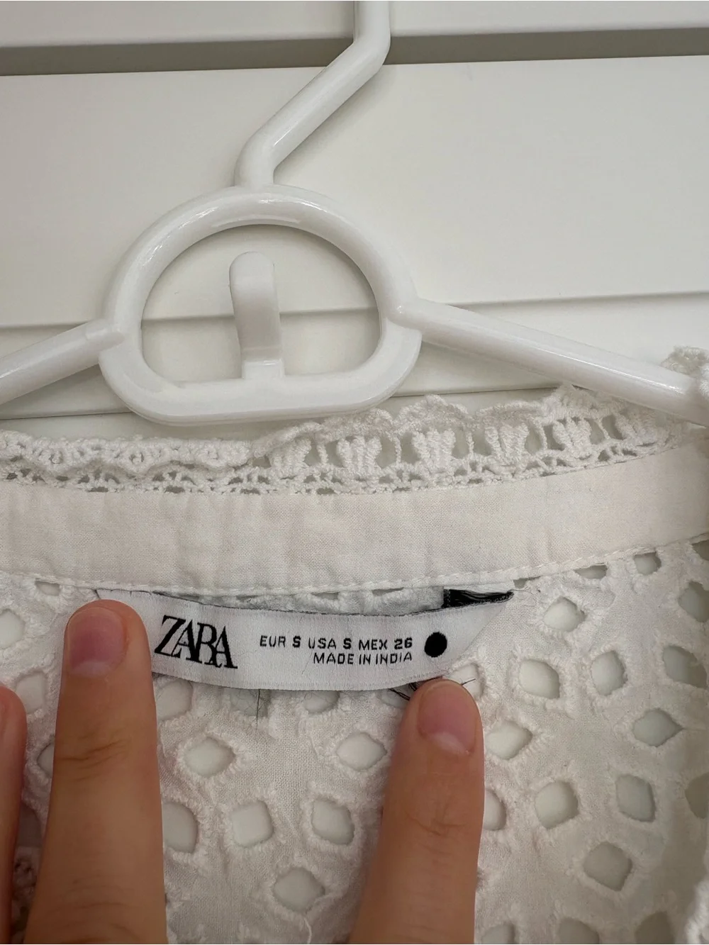 Zara White Eyelet Lace Button-Front Blouse